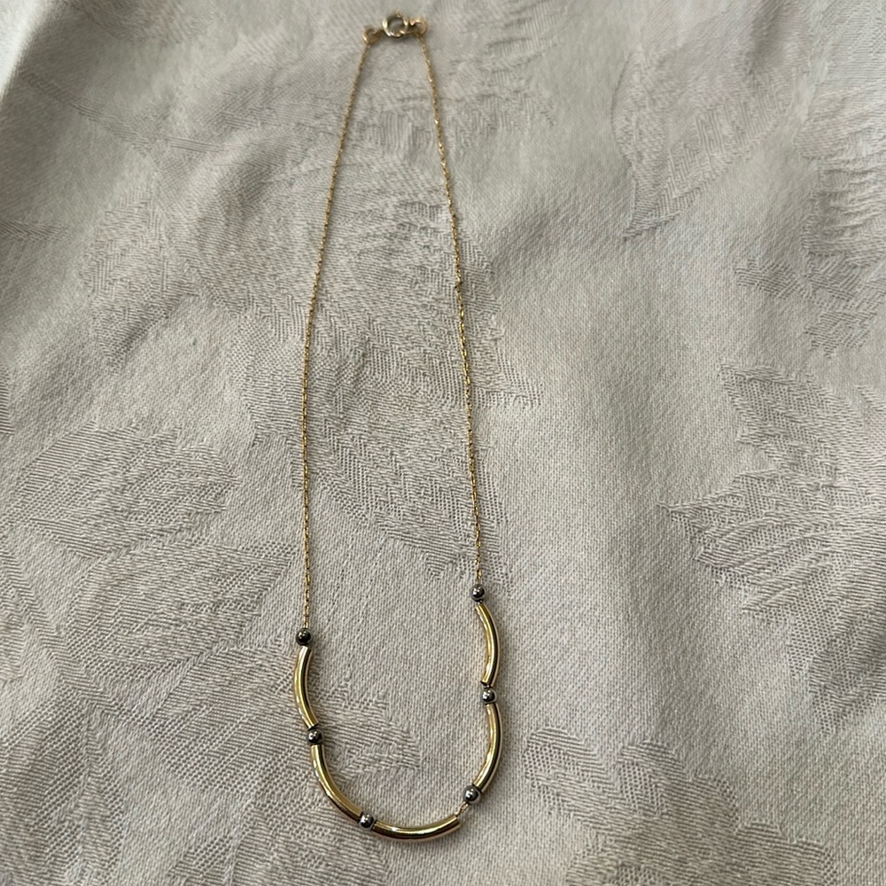 Dainty necklace